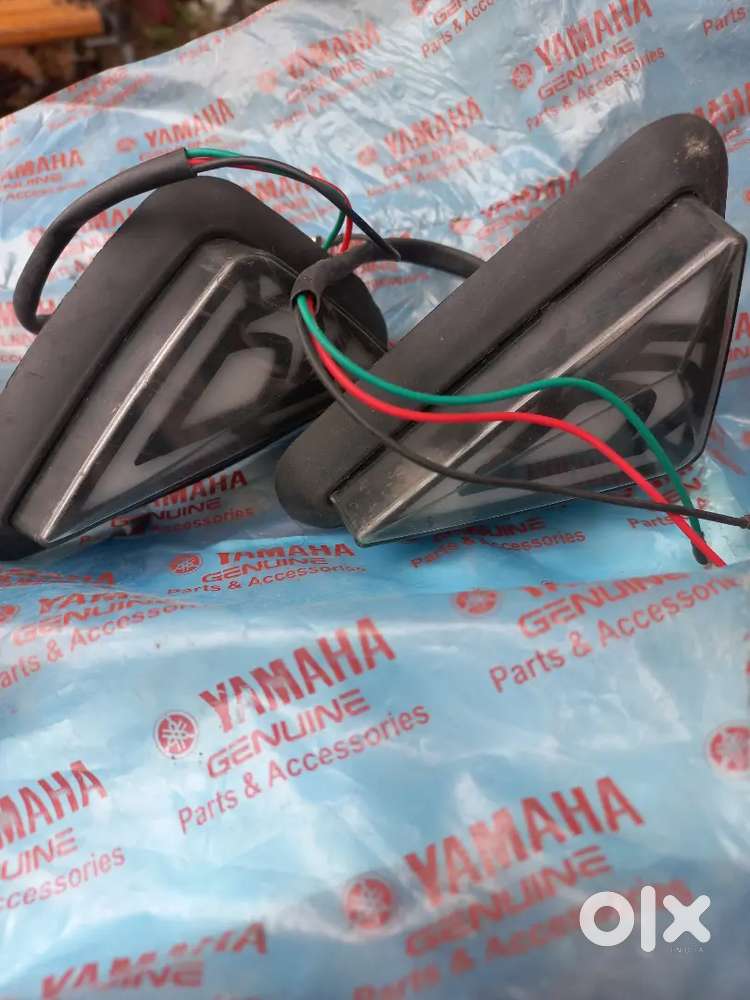 R15 side light yamaha
