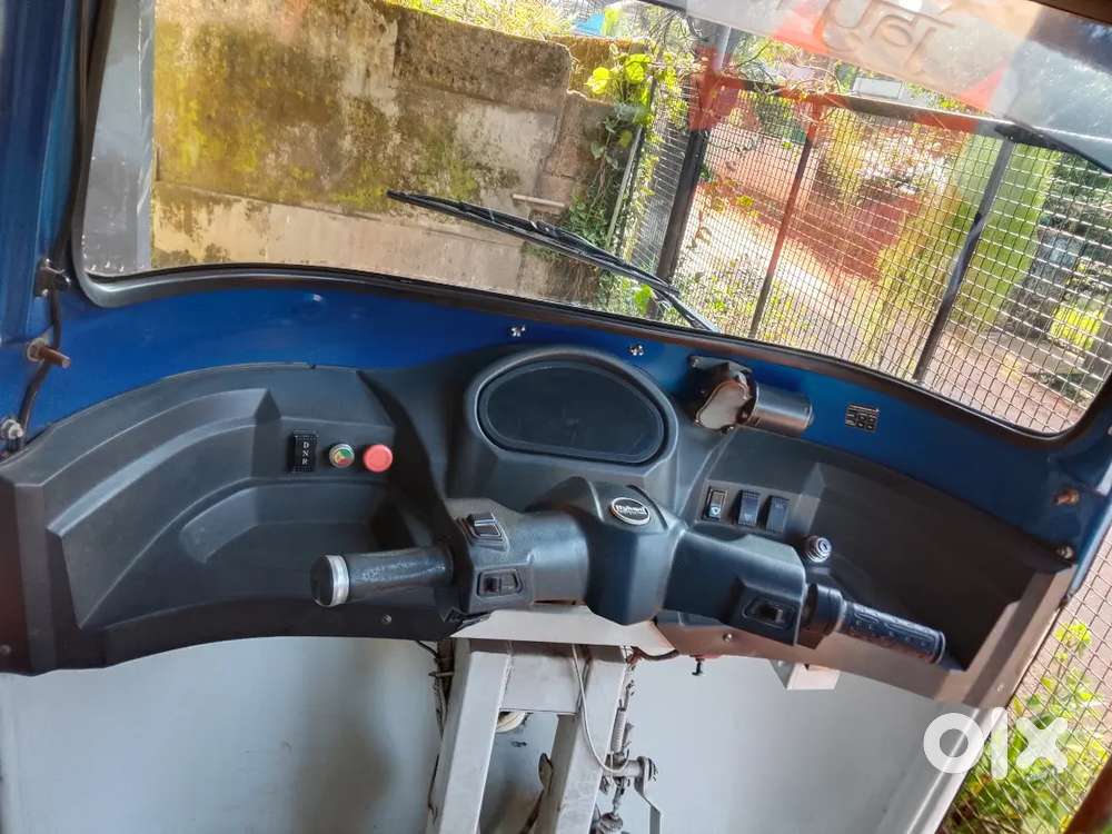 Hykon well maintained electric autorickshaw for sale