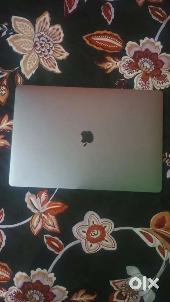 Macbook pro 16 inch (16gb/512ssd)