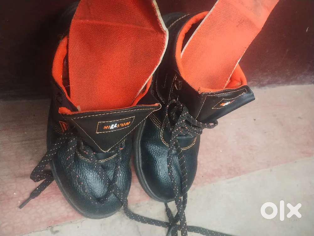 Safety shoes 7