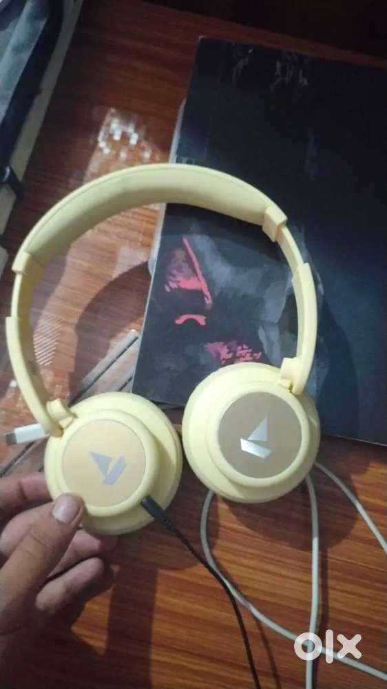 HEADPHONES