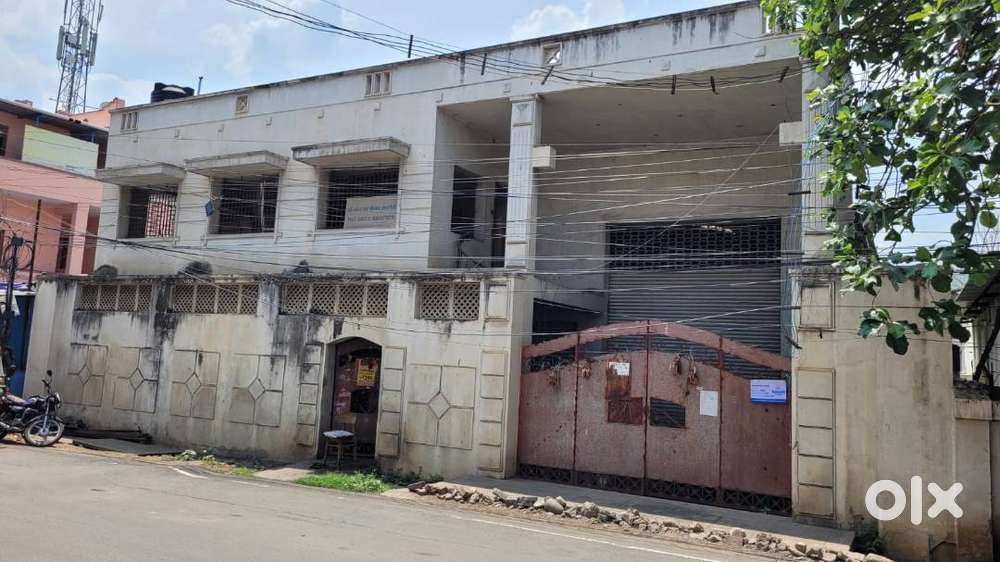 Commercial Property for Sale at a Prime Place