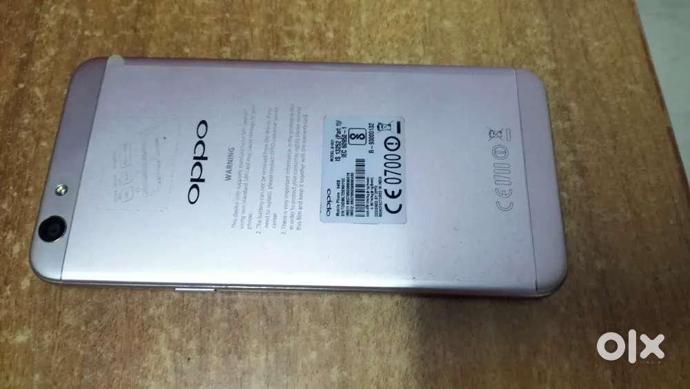 Oppof1s, 4 gb ram , 64 gb.