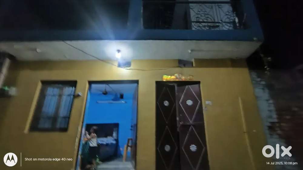 Beutiful house in 108 gaj plot.. najibabad near by Moon light public