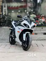 YAMAHA YZF R1