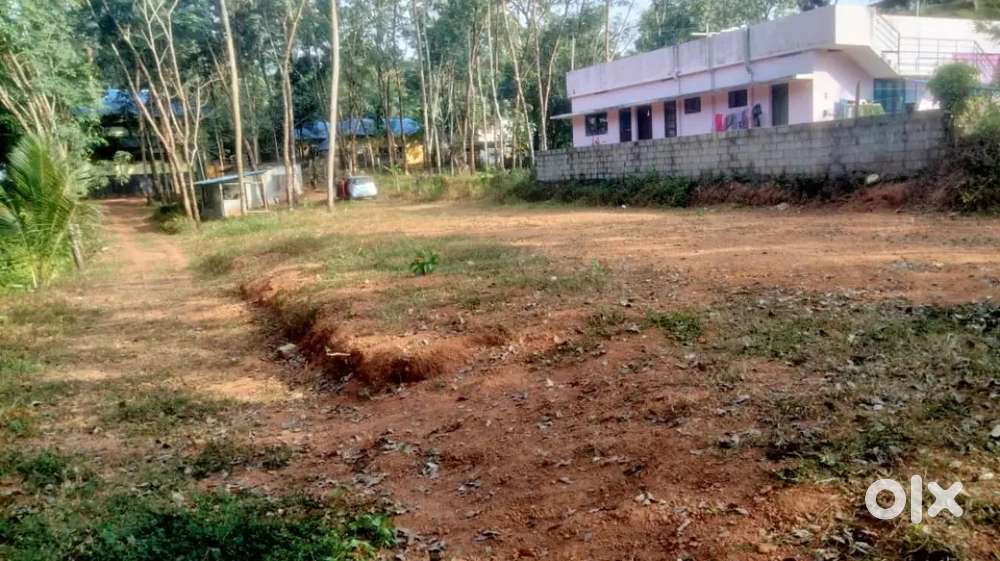 ആര്യനാട് ജംഗ്ഷൻ സമീപം  20cent വിൽപ്പനയ്ക്ക്