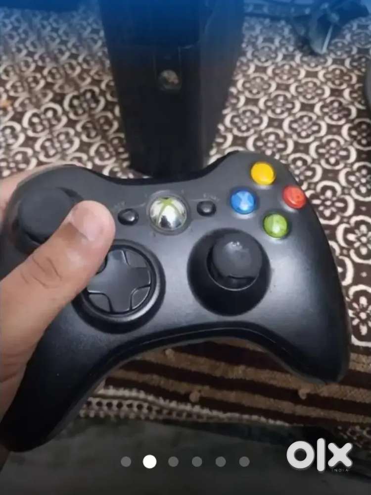 Xbox 360E 4gb and only one game minecraft cd