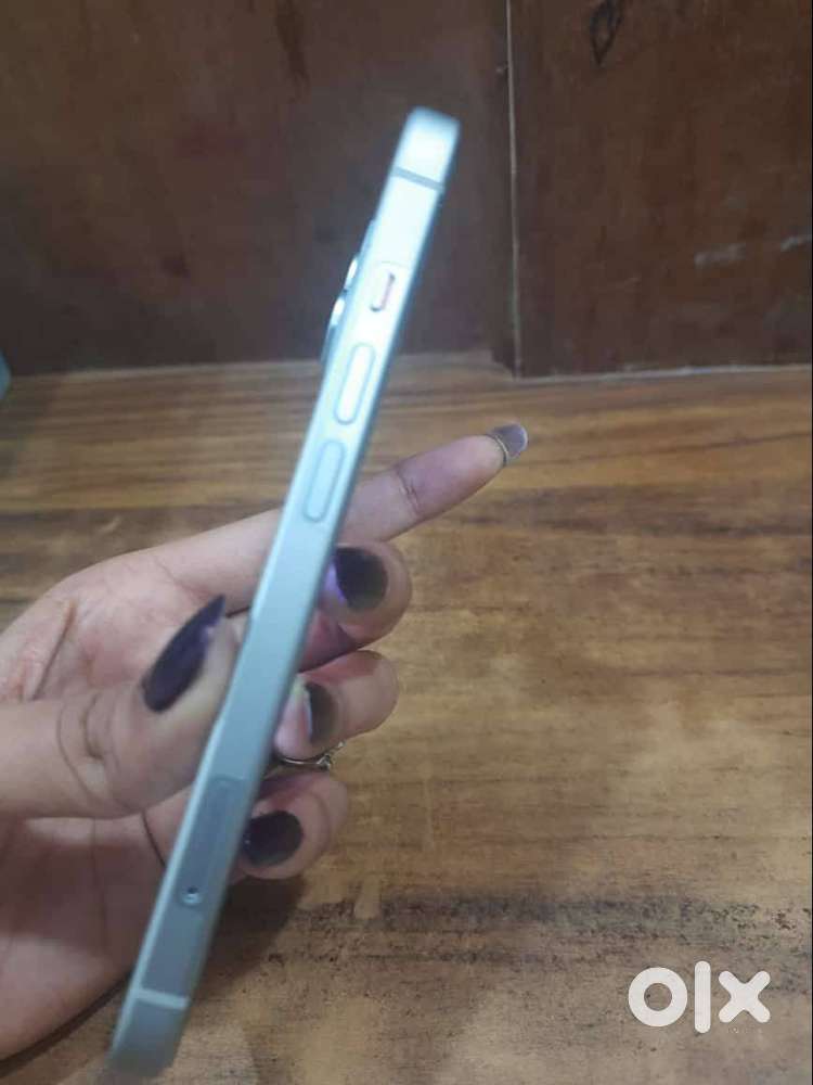 iphone 15 second handed model at genuine price in your budget.