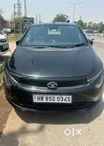 Altroz XTA Dark Edition. Less drive. Brand new car.