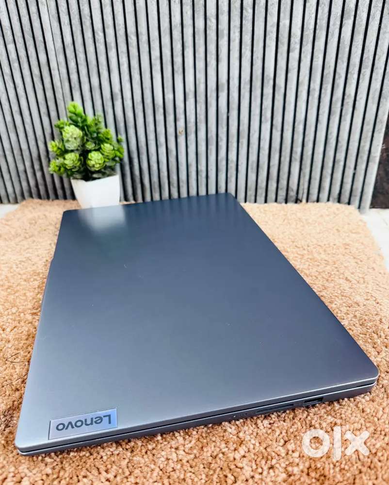 Lenovo ldeaPad Slim 3 Intel Core i5-13420H 15.6
16GB/512GB SSD