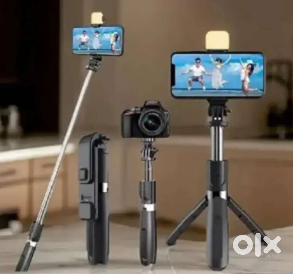 Mini tripod with light black
