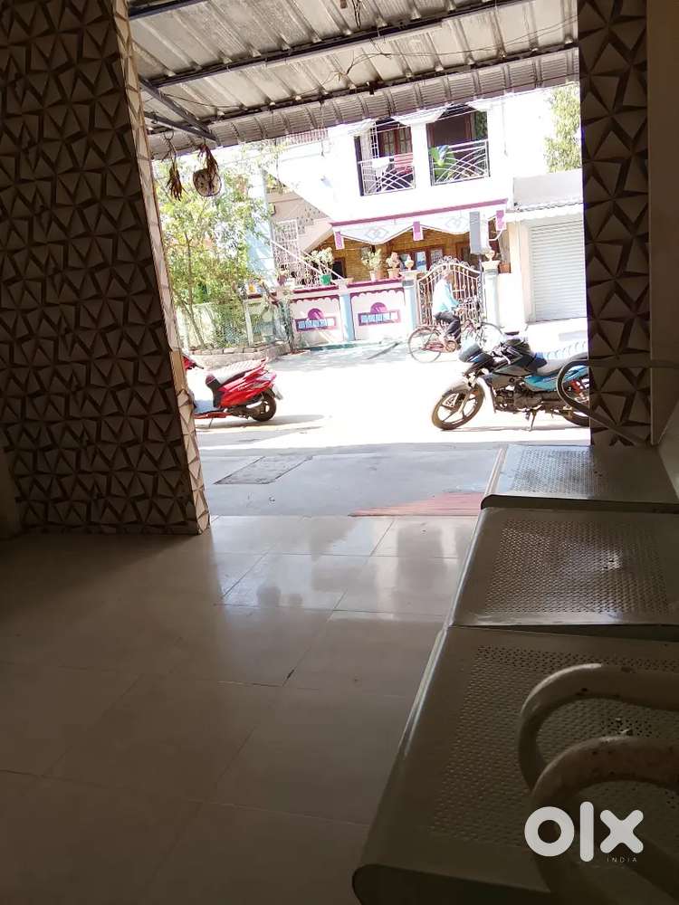 Wanted female waiters for resturant