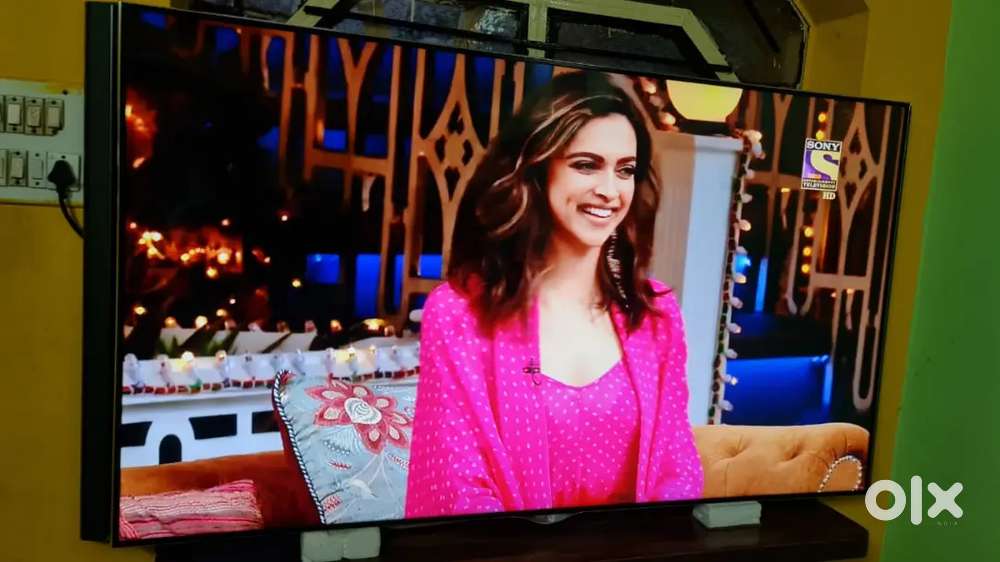 LG 79 inches 3D, 4k Super ultra HD smart WebOS TV, Model LG79UB980T