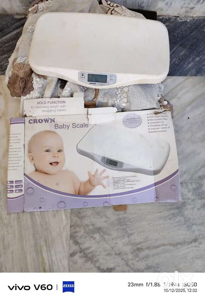 Crown baby scale