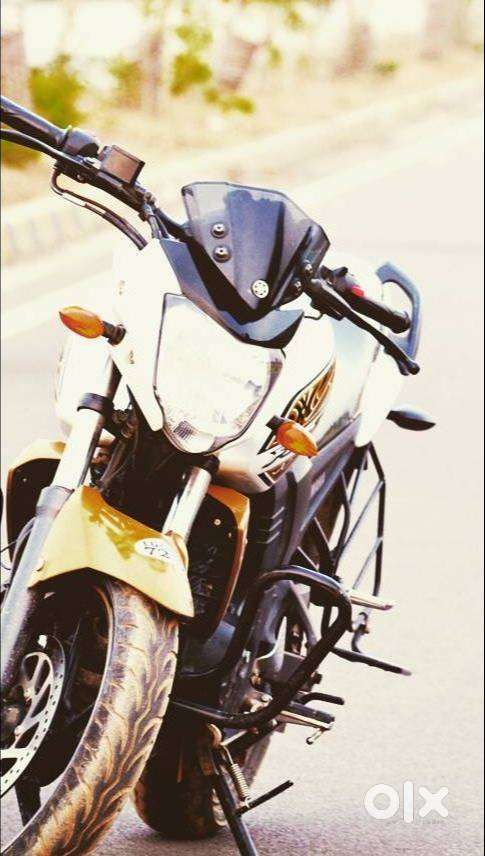 Yamaha FZS New condition eagle white colour
