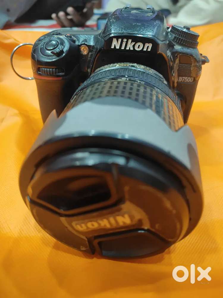 Nikon D 7500 With 18-140 mm lens
