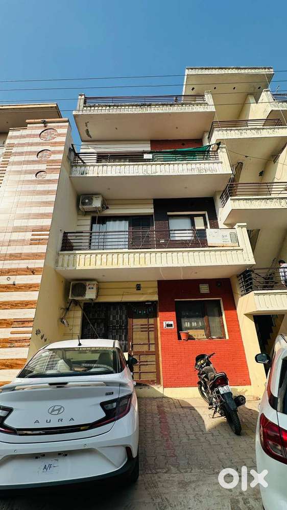 Spacious 3BHK Furnished Apartment for Sale – Excellent Condition