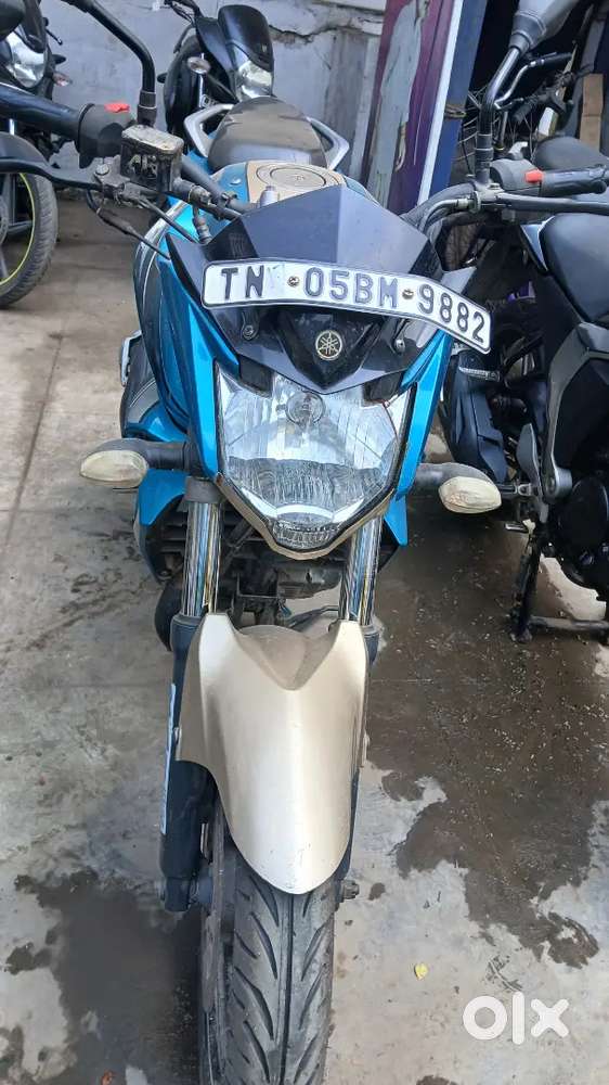 YAMAHA FZ V2  TN05BM9882