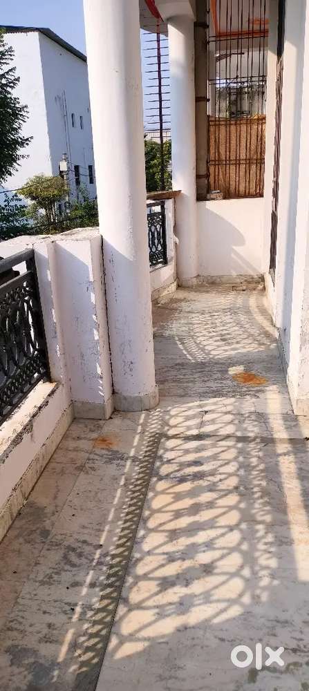A spacious house for rent for family and working professional