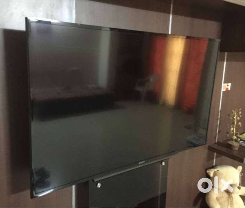 Vu California Pristine 51” LED - Ultra HD Smart TV - Built-in Wi-fi.