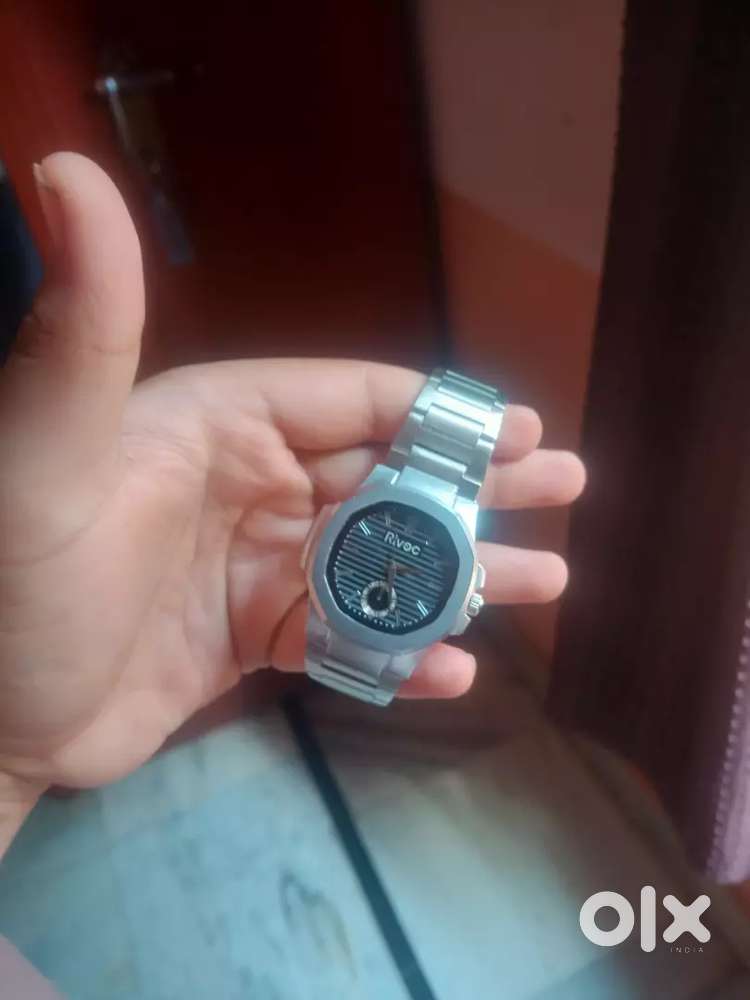 Brand new watch free delivery fixed price