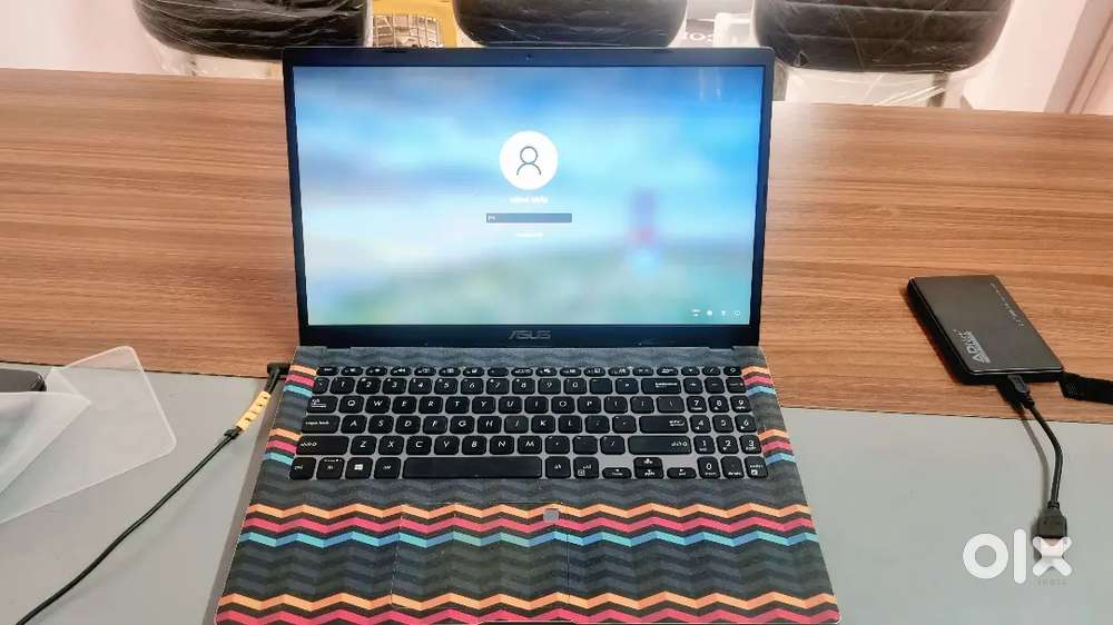 Asus laptop 2 years old in all working condition