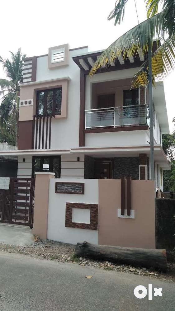 Varapuzha , Alangad ,3 bed new house,40 lakhs nego