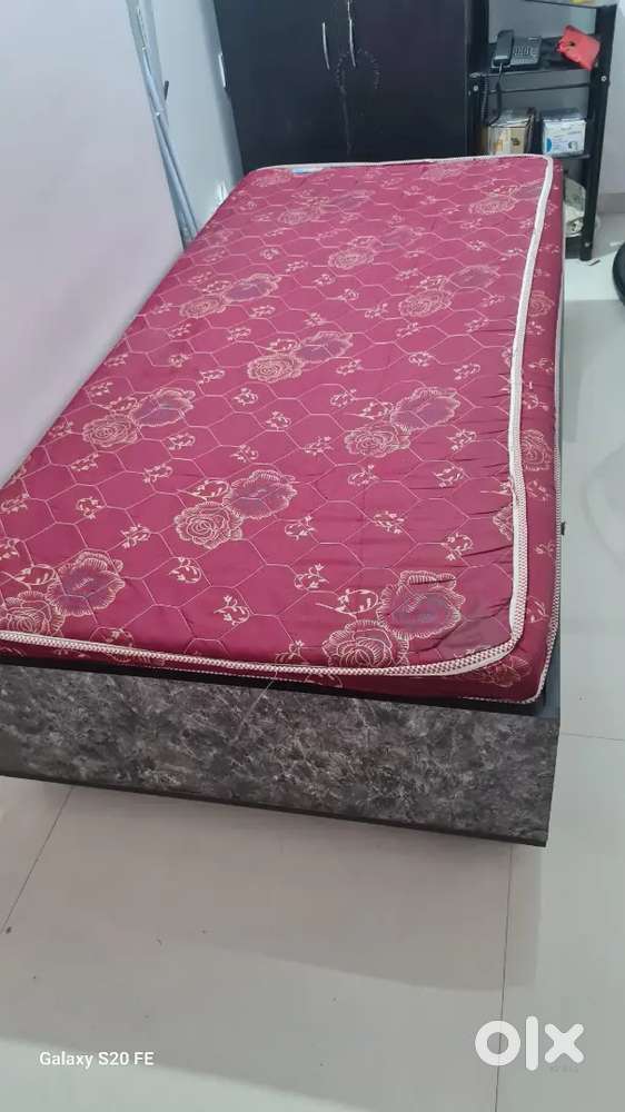 Single bed with storage and Matress
