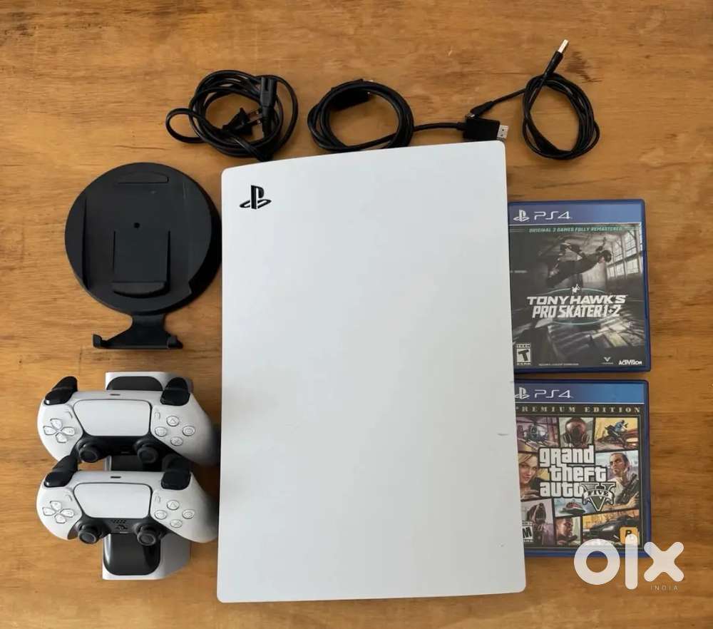 PlayStation 5 Console Bundle, 2 Games, 2 Controller Sony PS5 Disc