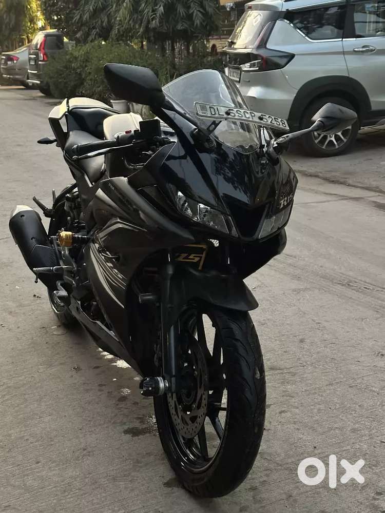 Yamaha R15 V3 BS6 (Dark Knight) 2021