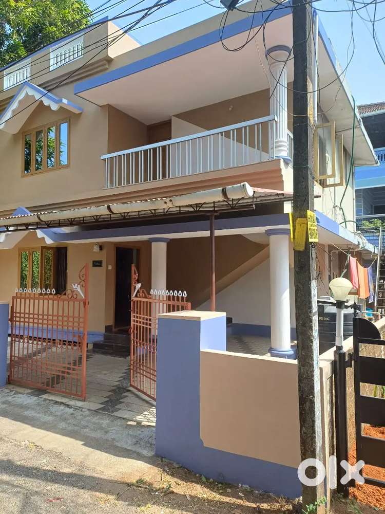 3,75 cent purayidam 1700sqft 4 bedroom