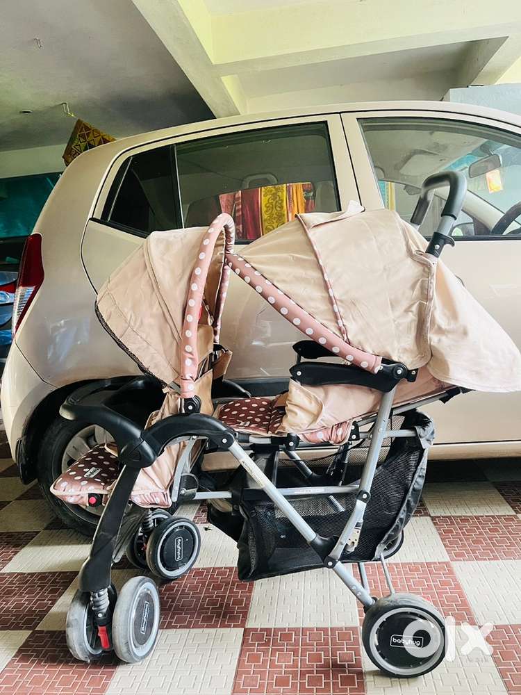 Baby Hug twin stoller in Mint condition