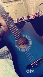I want to sell guitar, guitar it I used 1 month only