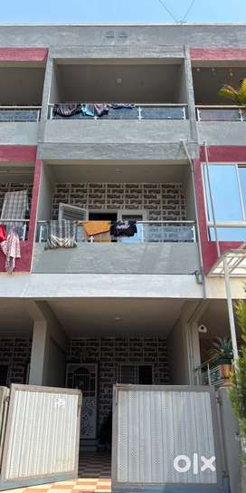 3 Bedroom row bungalow house for sale near shanti Nagar