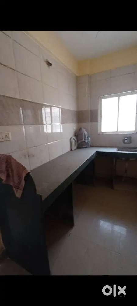 need a flatmate female (working)