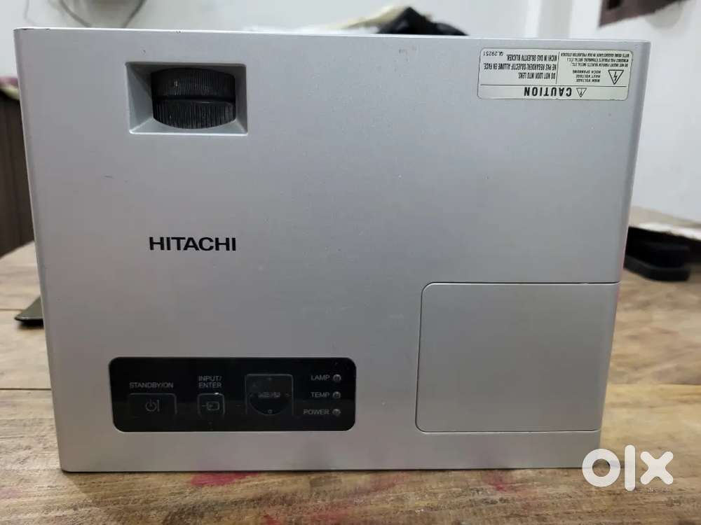 HITACHI CP RX70 XGA PROJECTOR