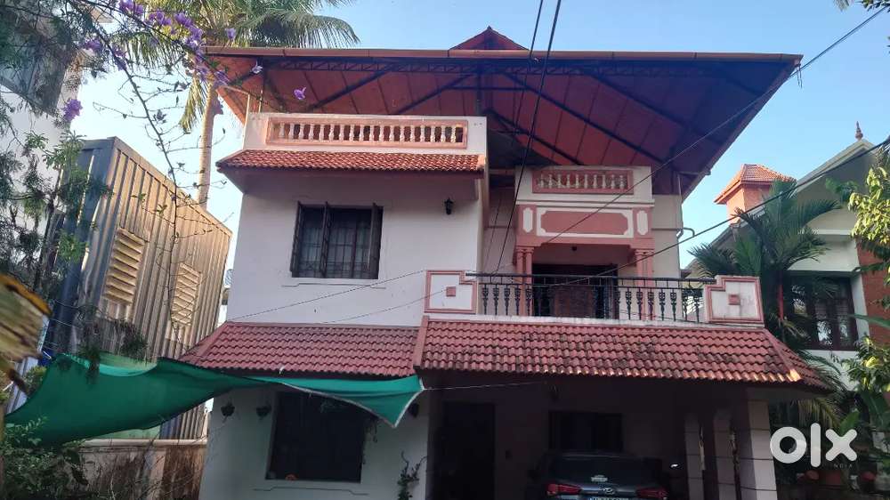 5 bhk House in 10 cents kaloor stadium