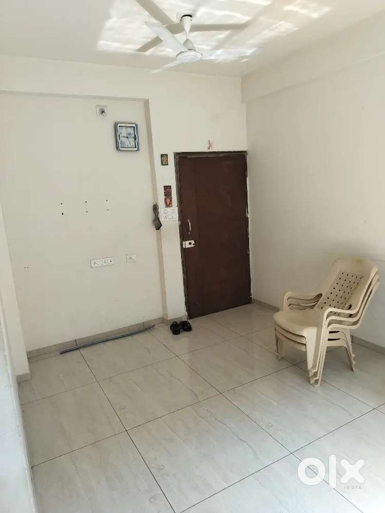 1 Bhk flat for Rent with 2 bathroom. Fan, Lights, Bed