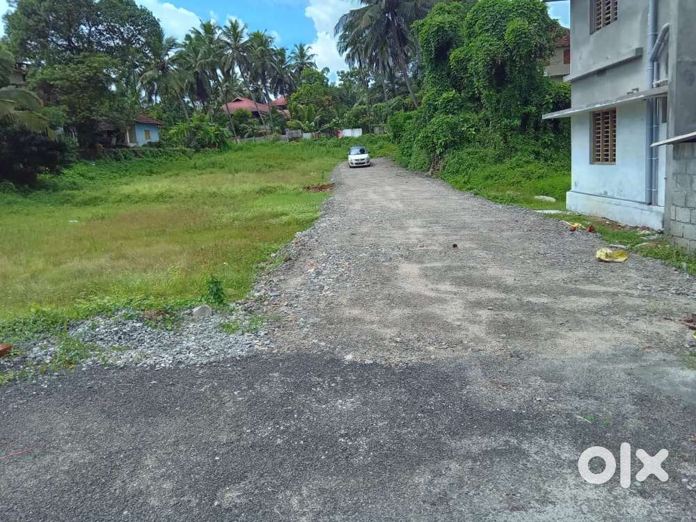 Plot for urgent sale