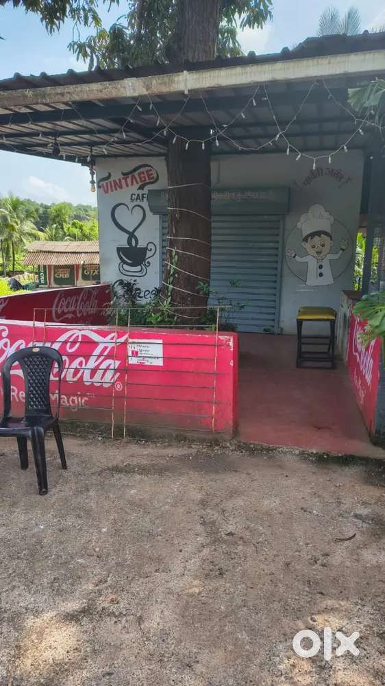 Shops for rent on highway