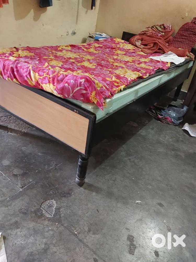 New single bed ,urgent for sale