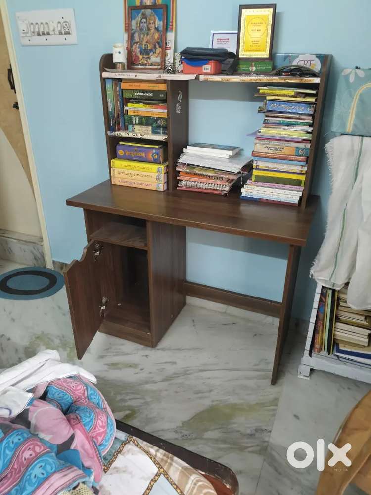 Study table 52h,32.5L,19b