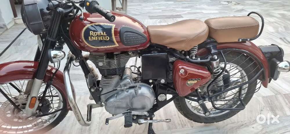 Royal Enfield 350 classic, chestnut red,brand new condition,