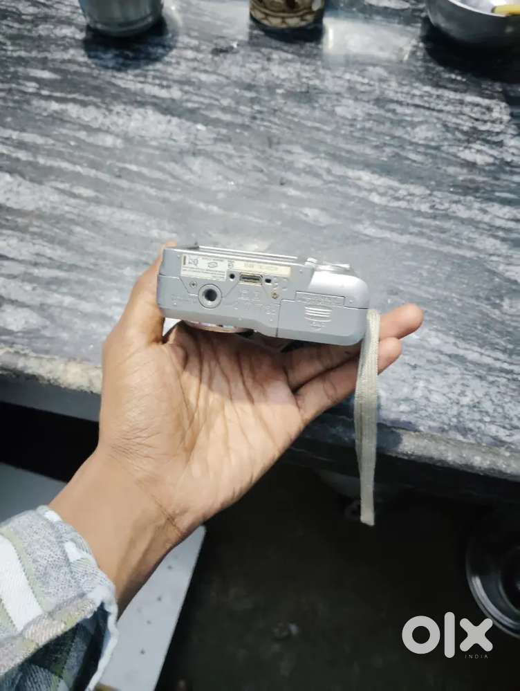 KODAK CAMERA NOT BATTERY IN CAMERE ONLY
