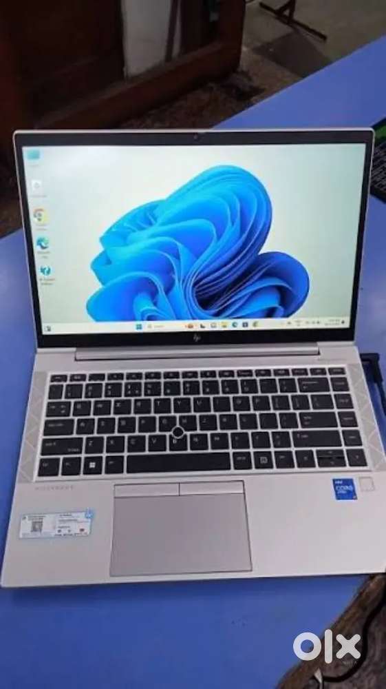 HP EliteBook 840 G8 premium business laptop Core i5-11th 16GB Ram 256G