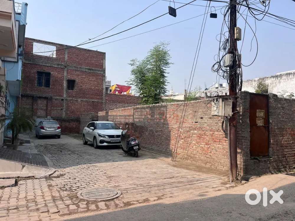 Empty plot for rent in a good location