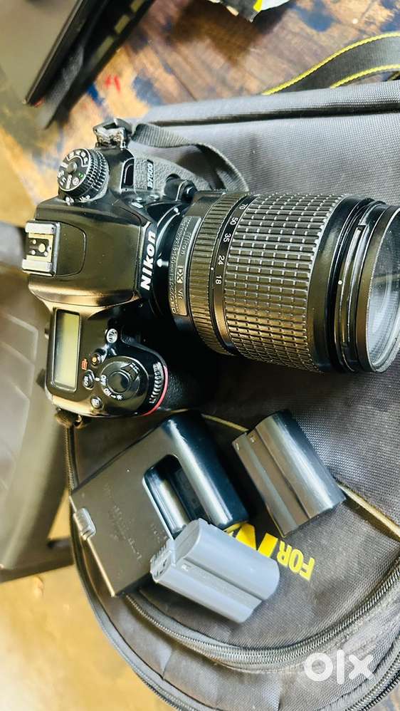 Nikon 7500d +18-140mm lens -in good condition