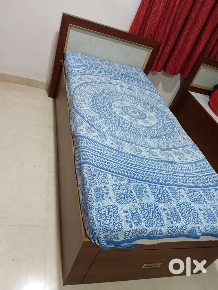 Single cot bed