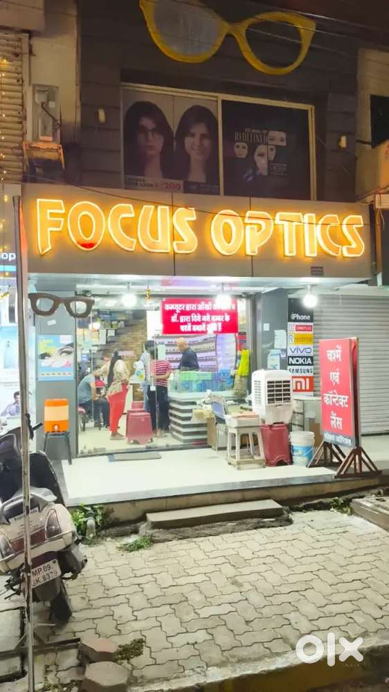 Need Sales Person for Optical / Eyewear / Sunglasses shop