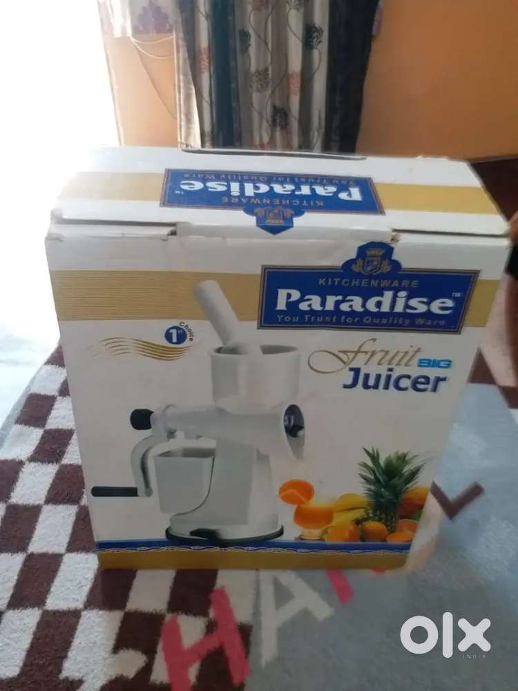 One brand new hand fruit juicer paradise brand for thrown away price